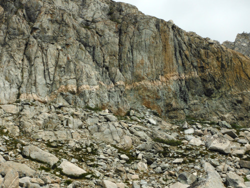 I wish I had a geologist with me, but I’m all alone in the wilderness. Western Pinnacles Lakes Basin