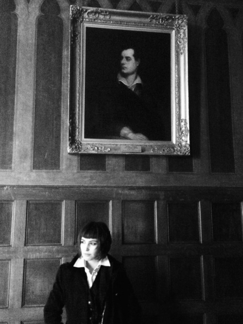 jawnkeets: just some pics of @conan-doyles-carnations and i being very dramatic at newstead abbey, a