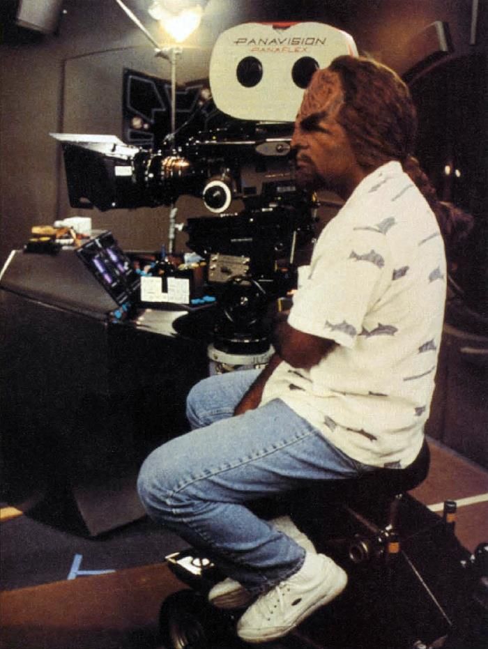 woodelf68: worf:  malafama-de: Commander Worf directing an episode of Star Trek wow