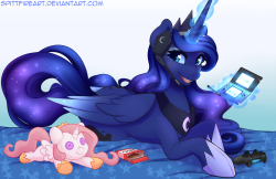 spittfireart:  Gamer Luna 2.0 by spittfireart (◕‿◕✿) Get it at TrotCon this weekend! 