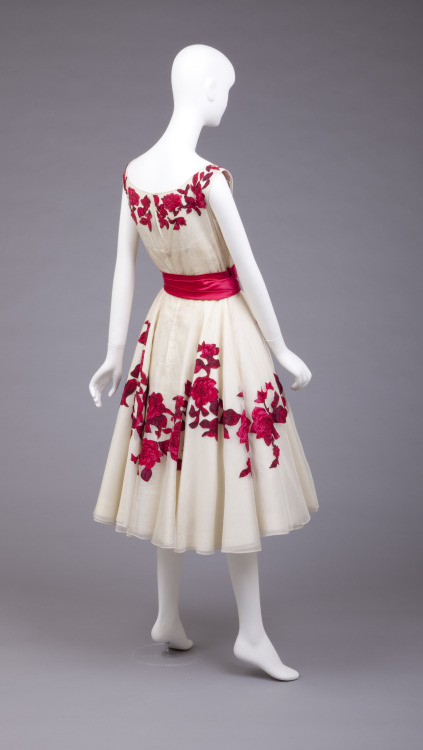 historicaldress:Karen Stark Cocktail Dress, 1950sCream Silk Sleeveless Cocktail Dress With Pleated B