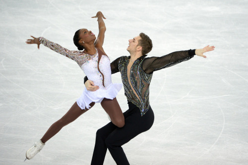 OMG OMG OMG OMG OMG. The France Bling Duo of Vanessa James and Morgan Ciprès is making us so giddy! 