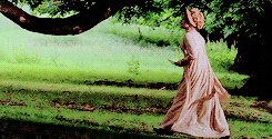 most4rdently:Elizabeth Bennet + walking.
