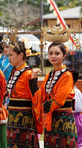 sartorialadventure:West Coast Bajau women of Sabah in their traditional dress, Semporna, Sabah, Mala