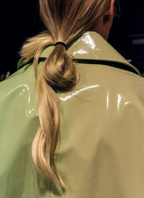 Porn silverscents:  Backstage at Rochas S/S 2016 photos