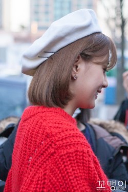 ohdearhayoung:  꼬맹이 ✧ do not edit.