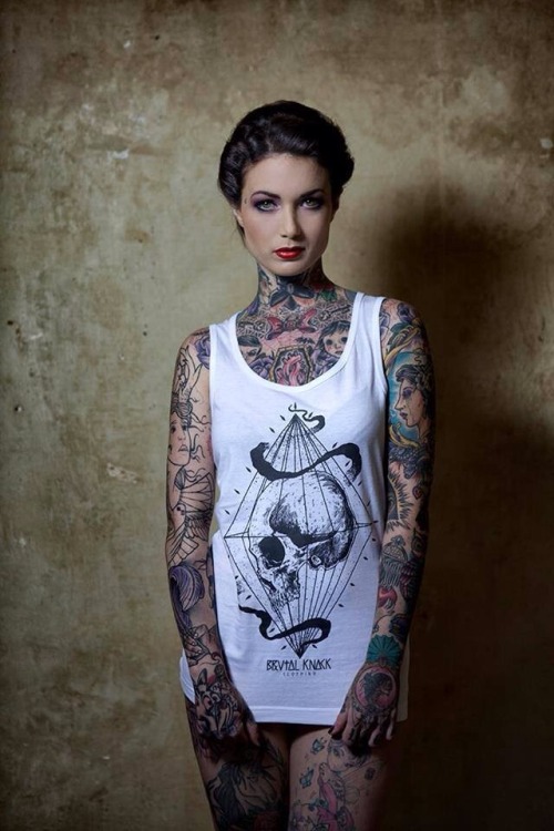 womenwithink:  DramaQueen by Fabio Borquez 