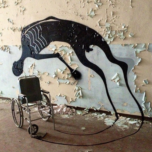 odditiesoflife:Creepy Art in Abandoned Psychiatric HospitalsFor a project entitled “1,000 Shadows,” 