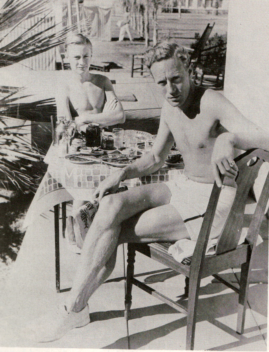 lesliehowardforever:  Leslie and Ronald Howard at Palm Springs