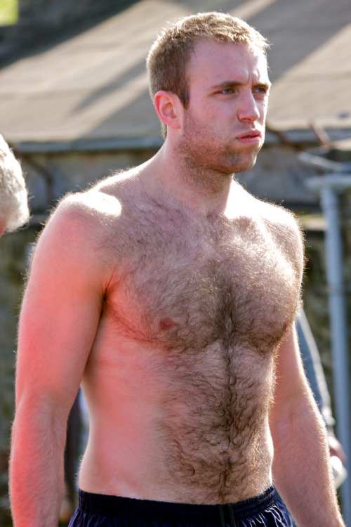 lovehairymanhole: hairyfuckers:  Get lost in the fur  Very hot scruffy guy. Wanna take him home to play 