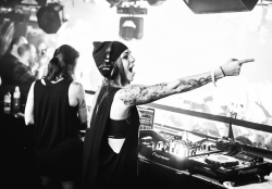 assassinx15:  phillykrew:  Jahan and Yasmine at Ministry of Sound   They’re not gonna be at Veld this year, no one understands how sad I am :’( 