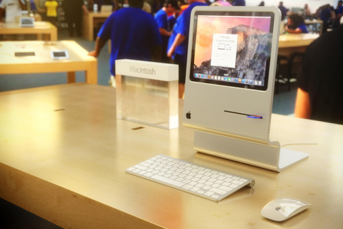 digitalramen:  German designers released this update on the original Macintosh, which features the same casing of an iPhone and the power of a MacBook Air.
