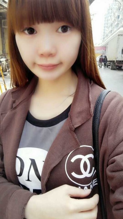 howhow71: chaojikaishen: 王新男，想要露脸图多多转发 骚逼必须要转Should reblog this slut