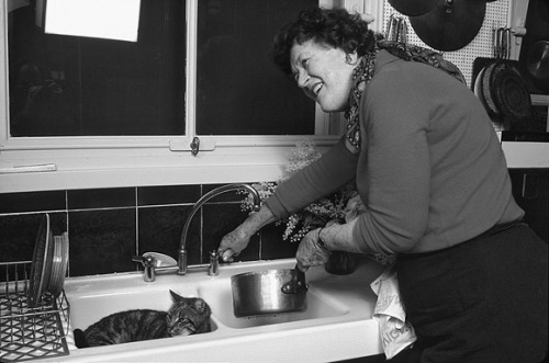 Anonymous asked you:Can I request a picture of Julia Child and her cat(s)? That woman loved cats, an