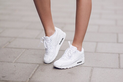 aamandaholmgren:  Simple white på We Heart It. 