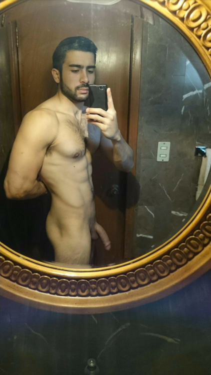 sonorensesysusvergas:  Ernesto López, hetero de 23 años muy guapo, es de Navojoa. Que calidad de sonorense. Si me ando casando, XD aportes: sonorensesysusvergas@gmail.com   Asii como me gustan!😍