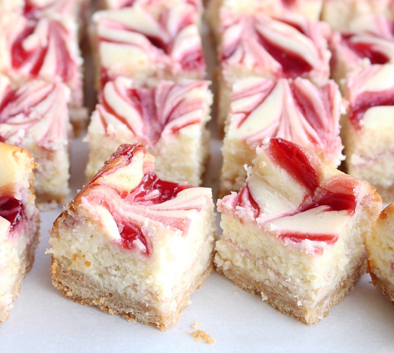 fullcravings:  White Chocolate Cheesecake Bars
