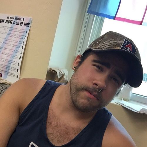 lil-queer:My “I’m disappointed in you, son” look