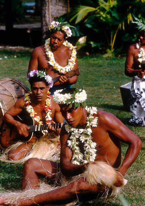 the-bureau-of-propaganda:  Tahiti, 1960 -