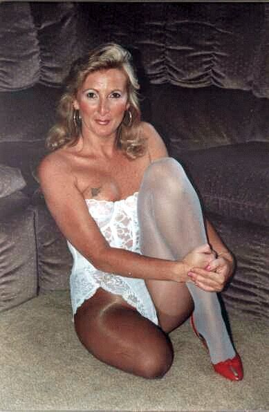 dreamputees: hoffenstein49: Beautiful Debbie’s stump in pantie hose……mmmh. 