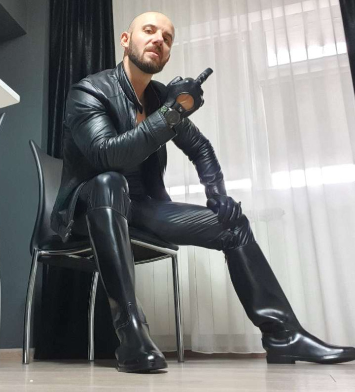 Men in leather on Tumblr