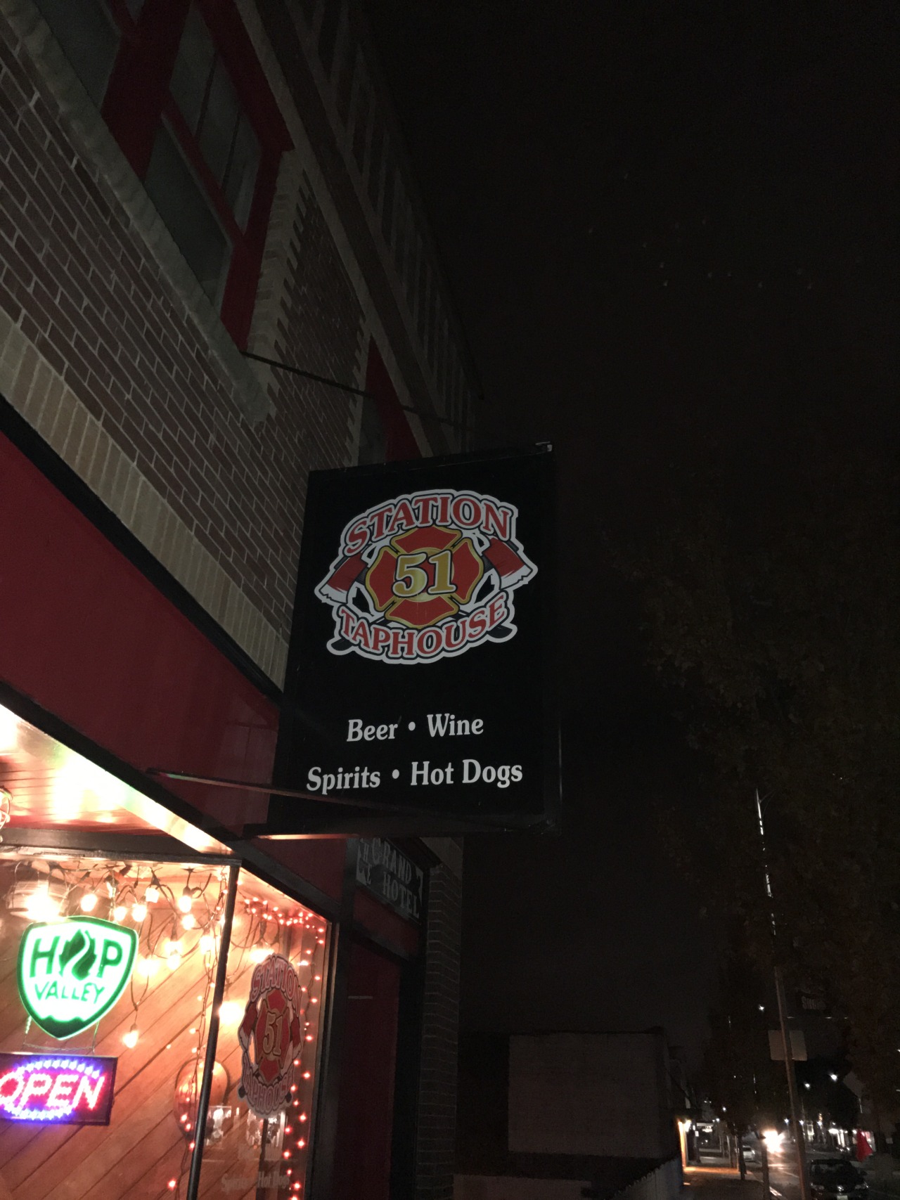 Went to new local bar tonight , owned by a couple fire fighters , mostly FF Leo&rsquo;s