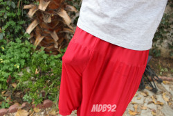 smugglinpuppiez:captainhook92:Red Shorts Bulge FUUUUUHHCK ME NOW!