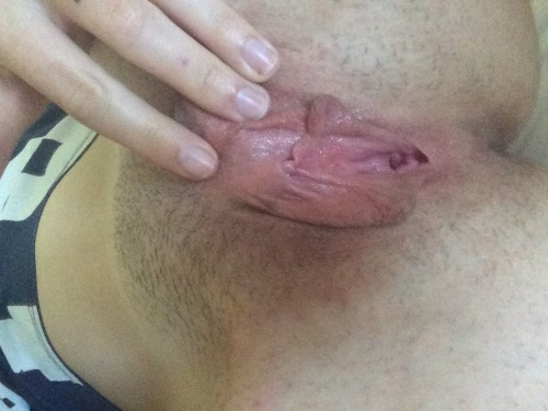 feral-pup:  Wet and hairy  Goddamn that looks adult photos