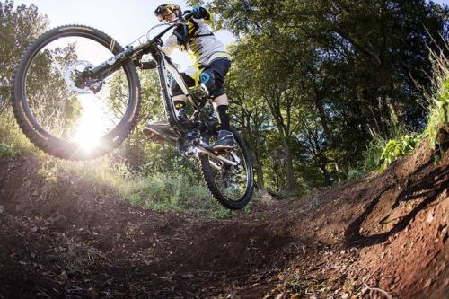 8 Female Mountain Bikers That You Wouldn’t Want To Mess With mpora.com/articles/8-female-moun