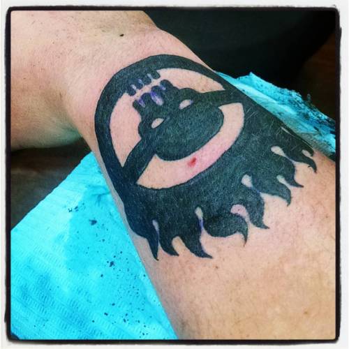 #reallyawarboynow #looooveit #newink (at Tsunami Black Tattoo Studio)