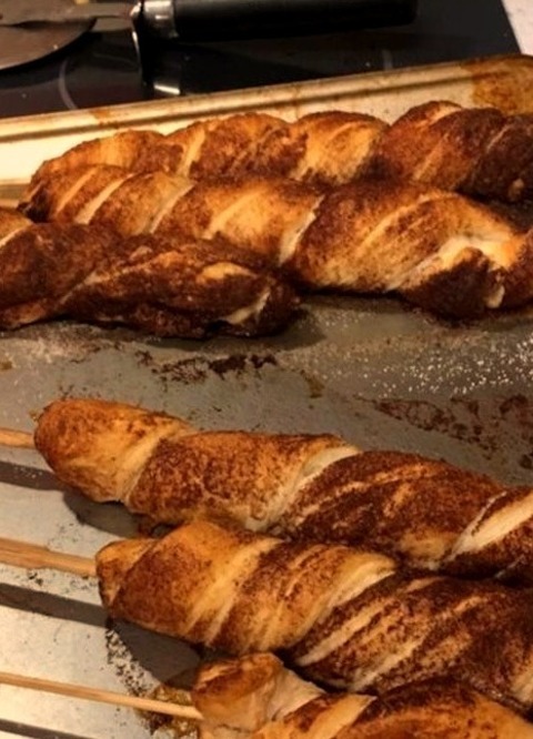 Brown Bears - Bread - Biscuits This Campfire Bread Is Made From Canned Biscuit Dough, Sugar, And Cinnamon.