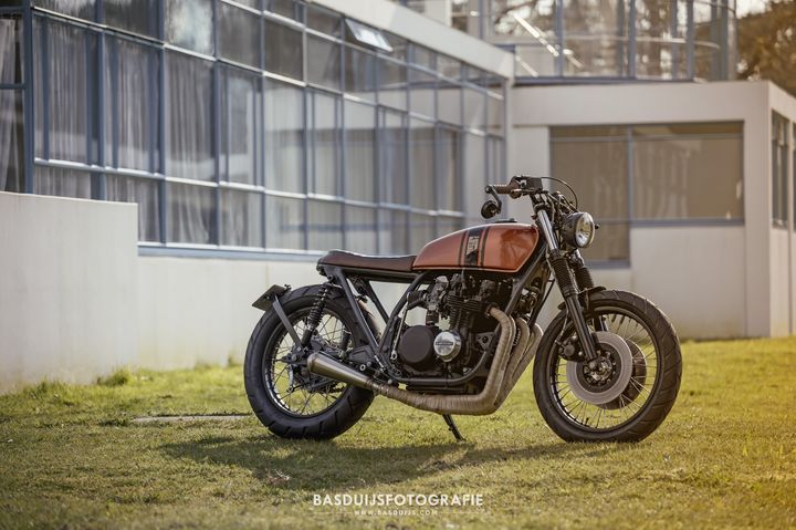 caferacerpasion:  🏁 Made in 1978? Kawasaki Z650 ‪Brat Style‬ by Wrench Kings.Quién