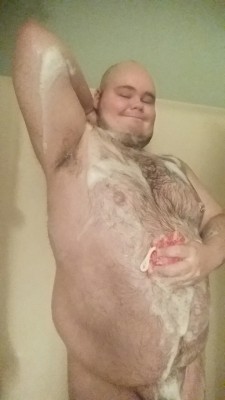 grizzlyjock89:  Happy early wet Wednesday bubble bear hugs and cuddles