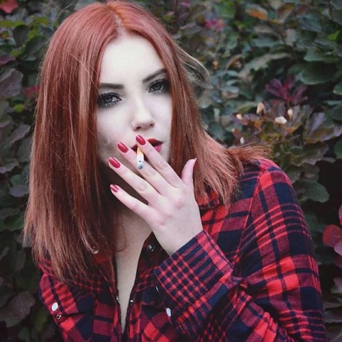 cigarettesmokingbaby: Goddamn Fuck me she’s hot and a redhead fuck