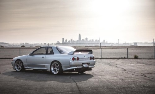 gentlemanracedriver:  R32