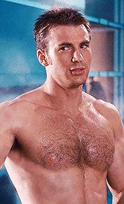forchrisevans:  chris evans + shirtless😏