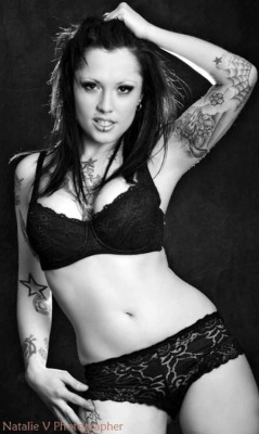 nudetattooedbabes:  more tattooed girls