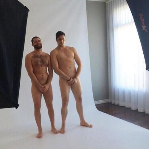 bbmennudeenjoy: Jon and Arlie posing nude