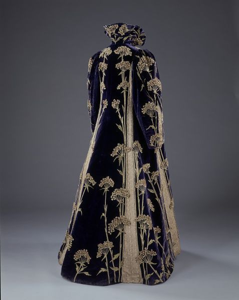 XXX heracliteanfire:  Velvet coat with silks, photo