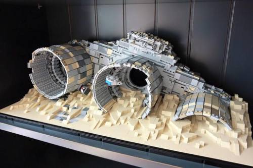 Escape from Jakku MOC by Taekyu Lee via Lego Star Wars Addicted