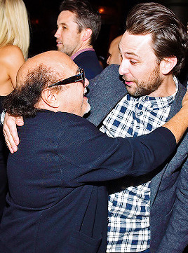 ilanawexler:  Danny DeVito, Charlie Day, Rob McElhenney, Kaitlin Olson, and Glenn Howerton at the premiere of It’s Always Sunny in Philadelphia. 