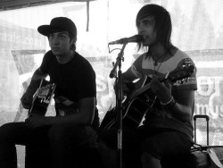 bandmembers-gonewild:  Tony Perry and Vic