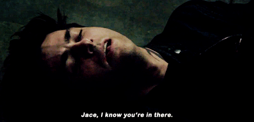 masterofallevils:I could kill you with my magic right now. But I’d rather make Jace watch as I