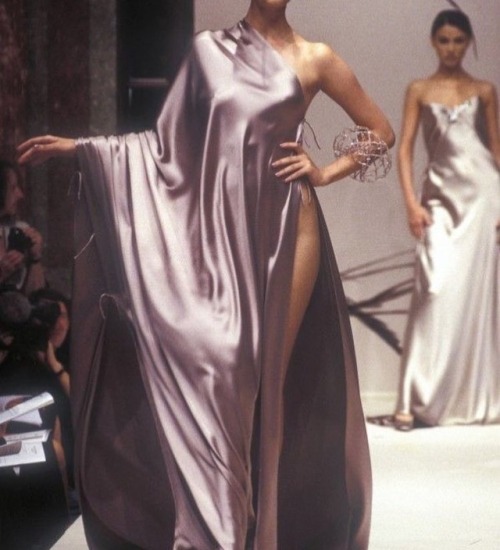 peach-ygal:Jean Louis Scherrer Haute Couture, Autumn Winter 1998-1999.