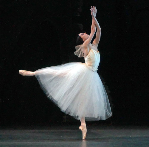 aurelie-dupont:Diana Vishneva in Giselle act IIPhoto © Andrea Mohin