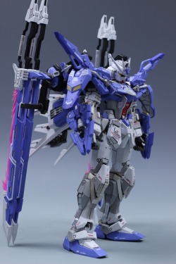 mechaddiction:  1/100 Aile Strike Gundam