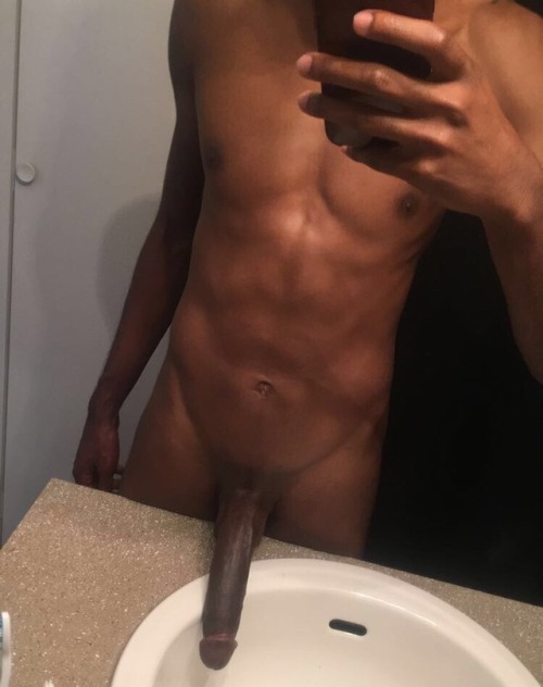 dallastx94:  dldude23:  Thank You to all my 12,800+ Followers for all the love. Here’s a little something for you guys. Keep rebloging my post!!! #DallasFreak #TeamBigDick 😏😏😏😏😏😏  🤤