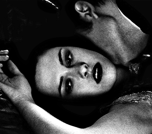 DAILYFLICKS 20K EVENT: FAVORITE FALL/HALLOWEEN FILM PER MEMBER TWILIGHT (2008) Rachel (@maya-hawke)