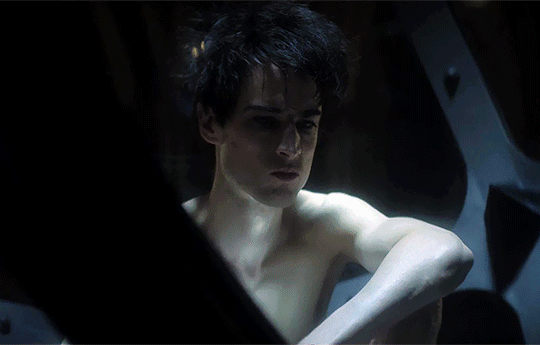 12b611c97343f9d9647ca1c354df069f7673a1ce.gifv