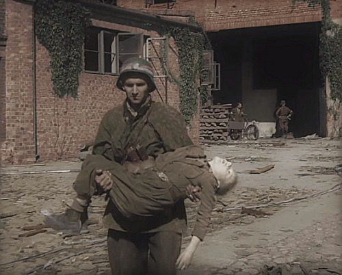 lamus-dworski:Polish insurgents during 1944 Warsaw Uprising.Stills from non-fiction film ‘Powstanie 
